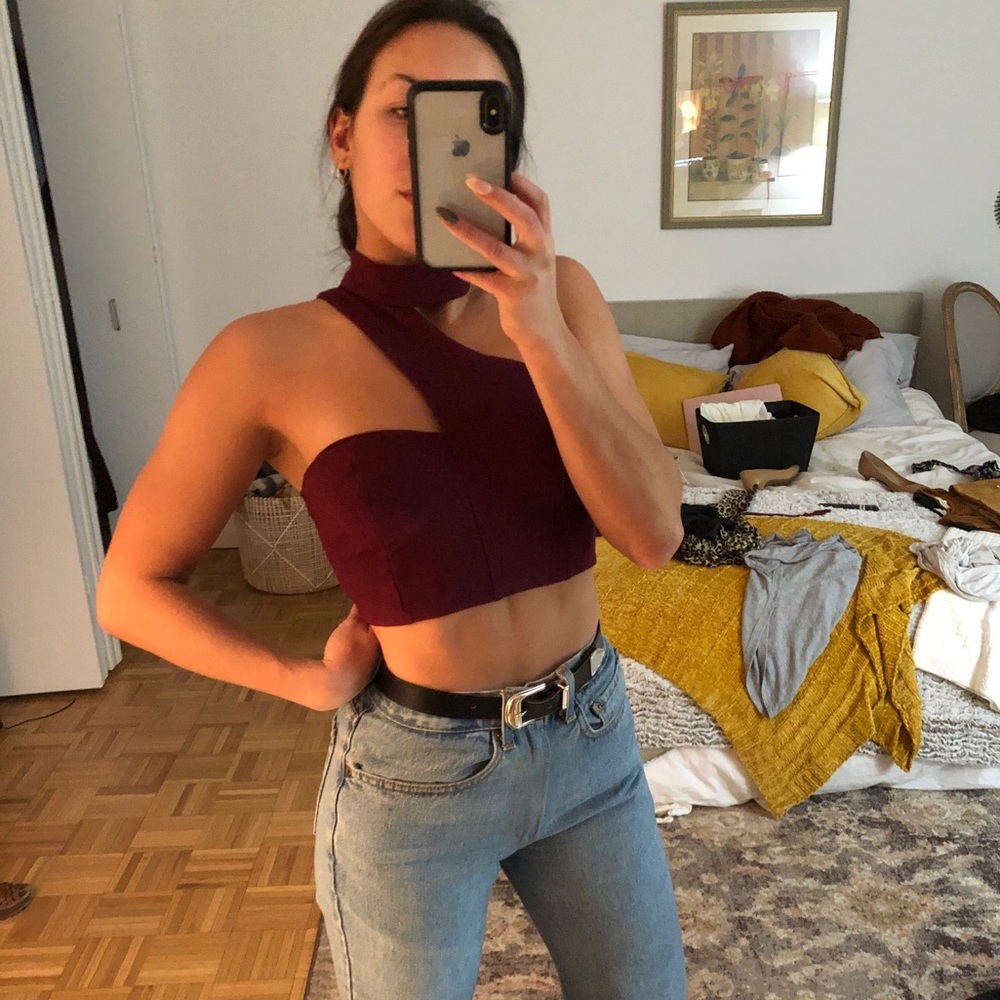 RED CROP TOP
